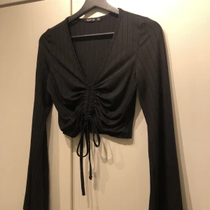 Festtopp - Topp från boohoo, sparsamt använd. 