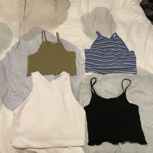 Toppar - Alla från olika butiker, vita-zara, svarta-asos, grön-hm och blå-terranova. 15kr styck och kan köpas både enskilt eller tillsammans. Skriv för fler frågor eller bilder :)