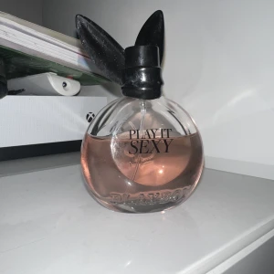 Använd parfym - Playboy 