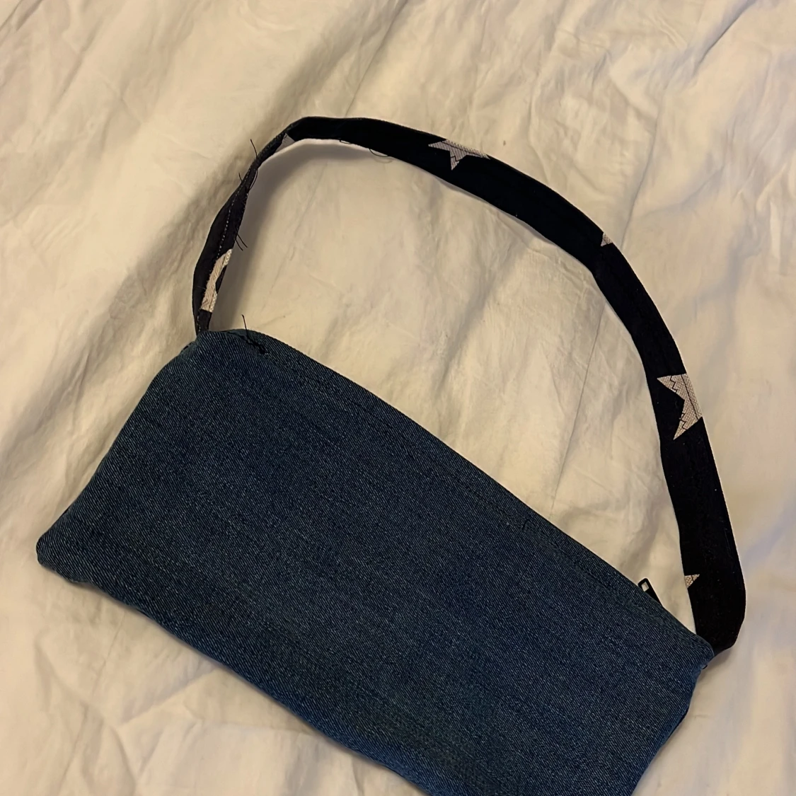 Jeans väska med stjärn band  - 90