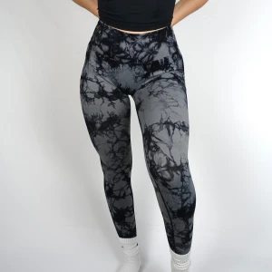 Ayo activewear träningstights - Helt nya, oanvända träningstights från Ayo activewear. Har en scrunch baktill. 