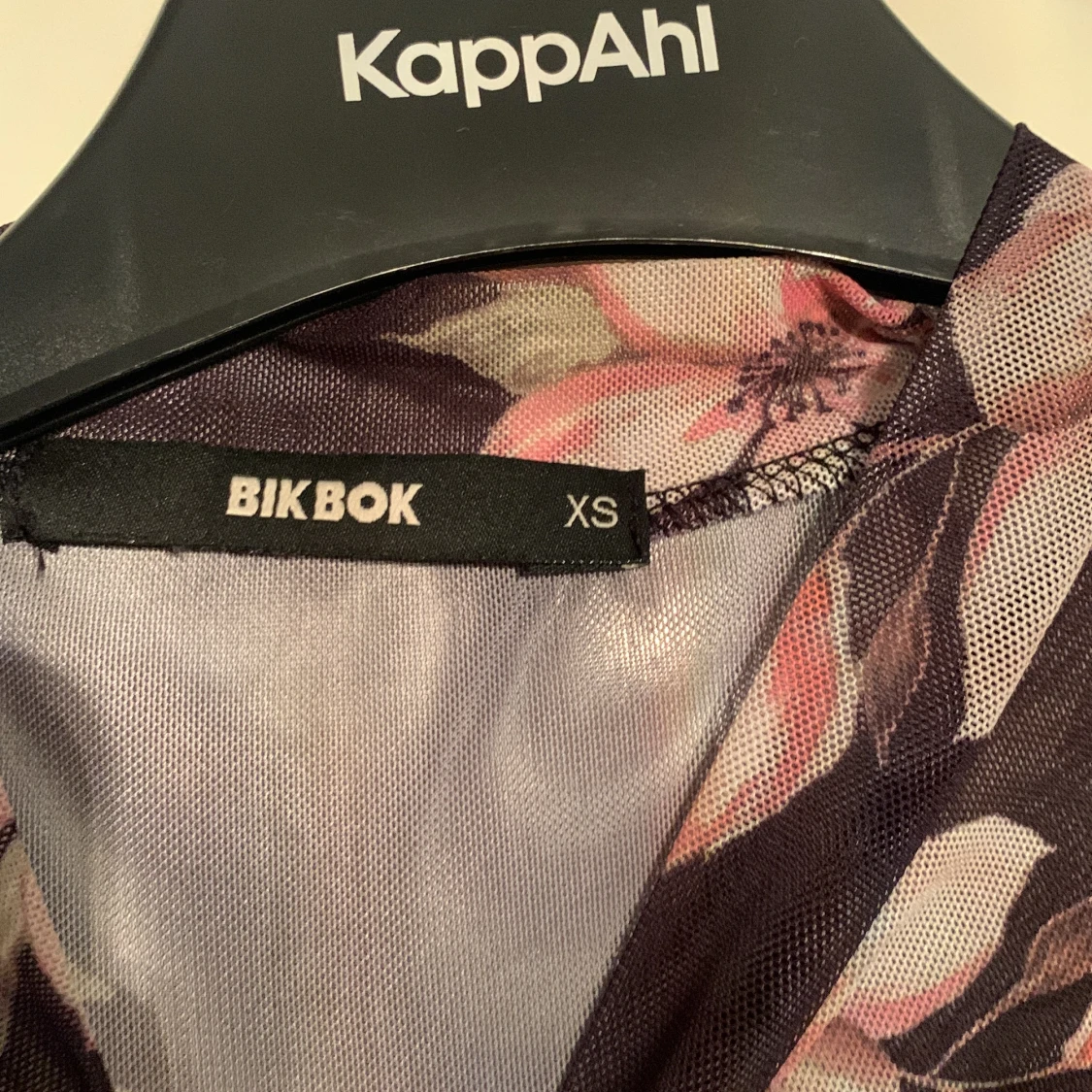 Mesh tröja med blommor  - 91