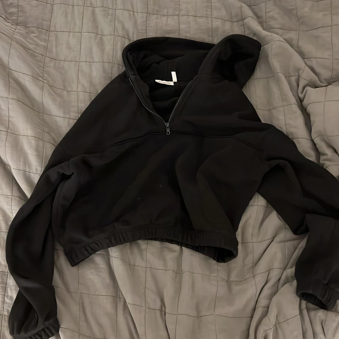 Svart huvhoodie - 90