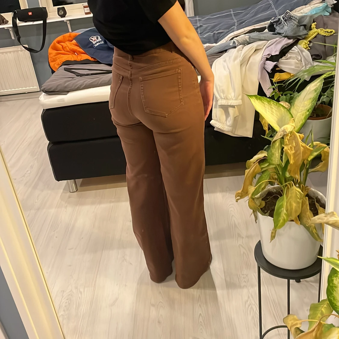 Bruna jeans från H&M  - 91