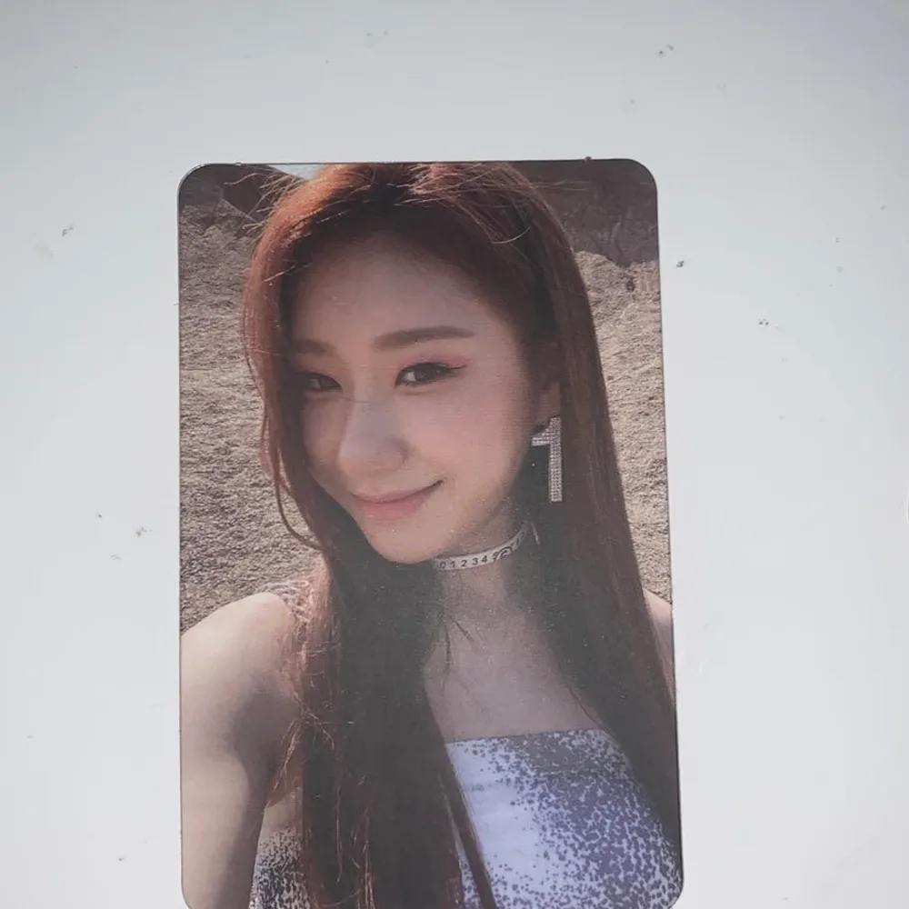 Itzy chaeryeong. Accessoarer.