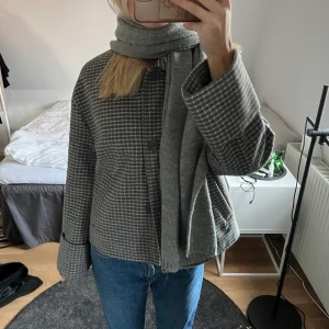 grå rutig jacka nakd  - grå rutig jacka från na-kd💕