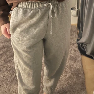 Nike mjukisbyxor - Knappt använda