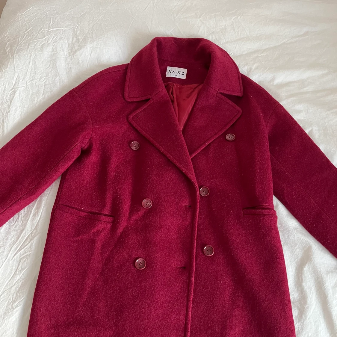 Vinröd kappa från NA-KD strl 34 - 91