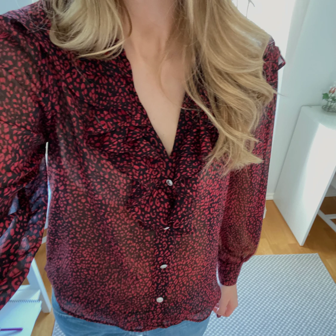 Mönstrad volang blus - 90