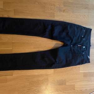 Dsquared 2 Jeans BLACK ( ÄKTA ) Cond 9/10 Storlek 44