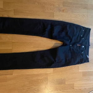 Dsquared 2 Jeans Black  - Dsquared 2 Jeans BLACK ( ÄKTA ) Cond 9/10 Storlek 44