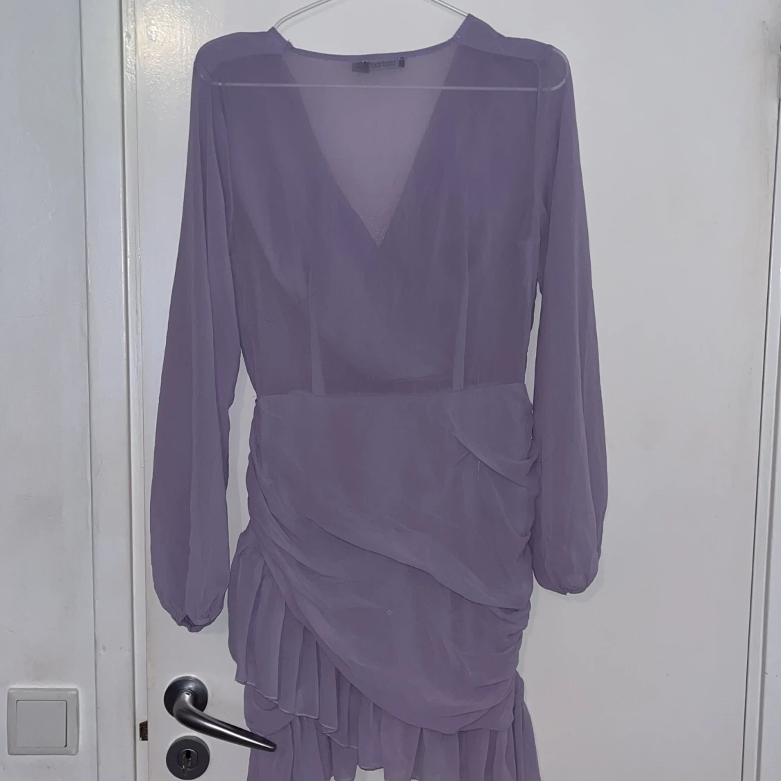 Lila boohoo kort klänning - 90