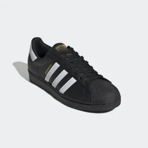 Adidas superstar skor - säljer mina adidas skor då jag enbart använt dom 2 gånger