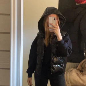 Väsy - Jättefin väst men fick en ny så använder inte