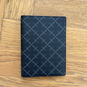 Passfodral ifrån By Malene Birger  - Passfodral ifrån By Malene Birger - black/grey 400 KR 