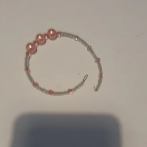 Armband - Ett oandvänt armban det är som nytt