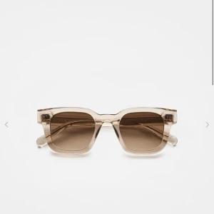 Chimi - Säljer mina chimi solglasögon i modellen 04 i färgen ecru, dem är i väldigt bra skivk