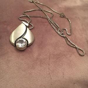 Halsband äkta silver  - Är stämplat, se bild