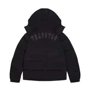 Säljer min trapstar irongate puffer jacket blackout edition då den har blivit för liten för mig