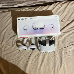 Oculus Quest 2 - Vr headset 64gb 9/10 skick nypris 4000kr (slutsåld). Spel&annat medföljer (1000kr värde). Knappt använt det. Riktigt rolig att spela/kolla på när familj och kompisar spelar. Ett måste att pröva