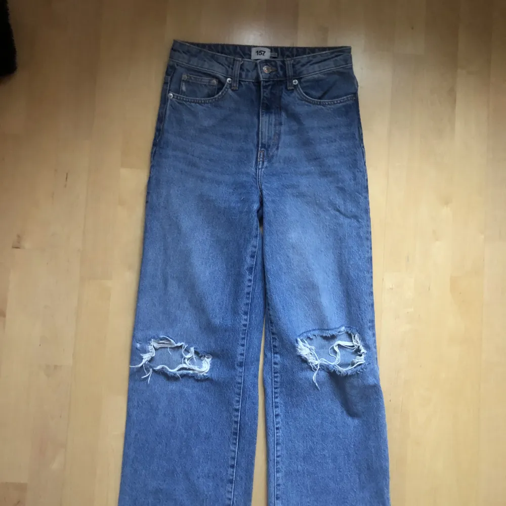 Jeans i strl S, är 163cm lång! Möts i Tullinge . Jeans & Byxor.