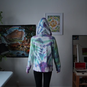 Tie-dye hoodie - Egenfärgad hoodie