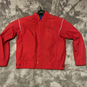 Vet inte märkte  - Använd bara en gång och vill bli av med en då jag har tröttnat på den. 