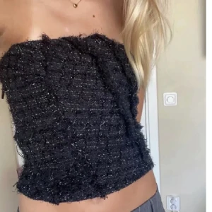 Korsett topp - Jätte snygg topp från zara, har aldrig använt och köpte den för 559kr! 💕💕 INTE SÅLD!