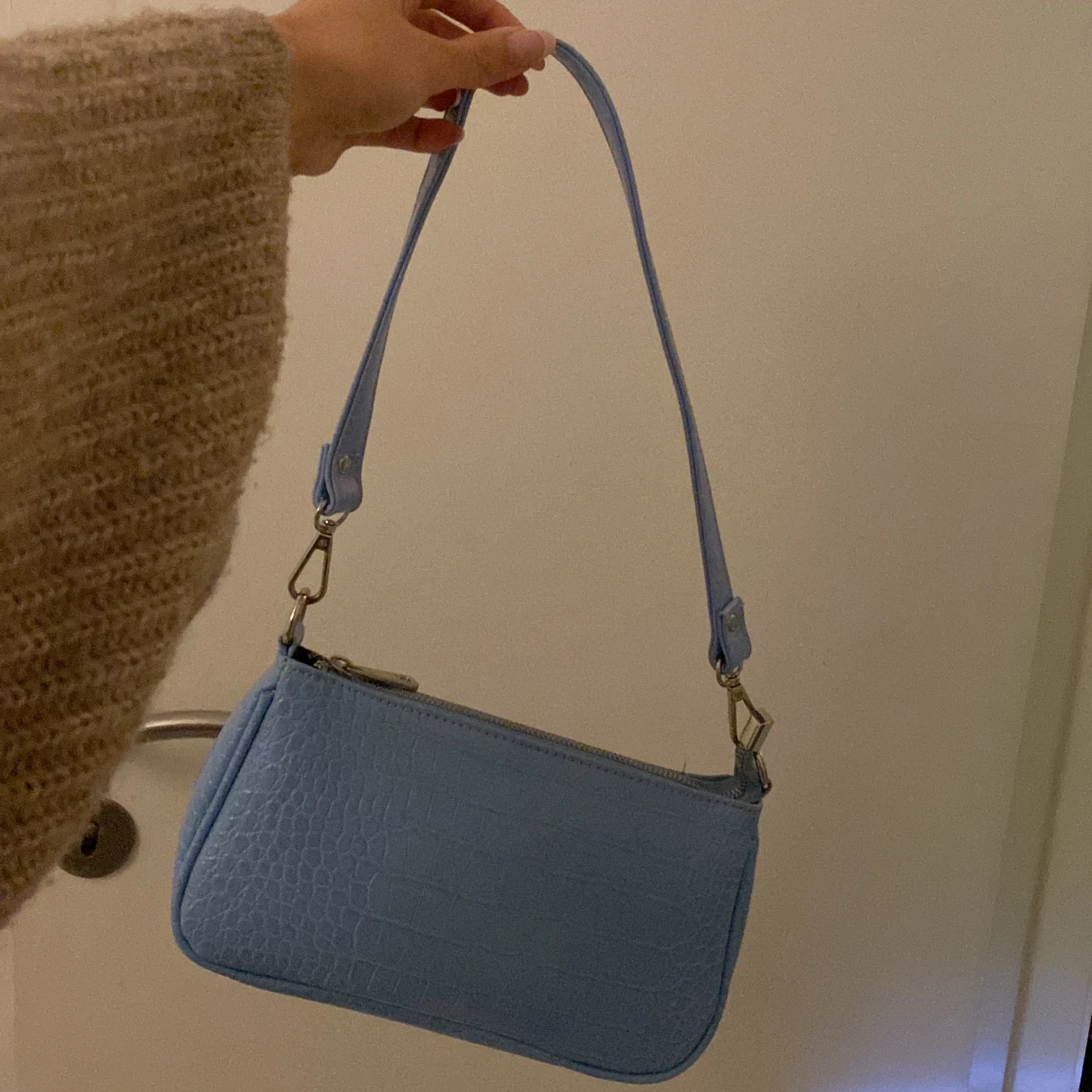 Blå ljusblå handväska Gina tricot  - 90