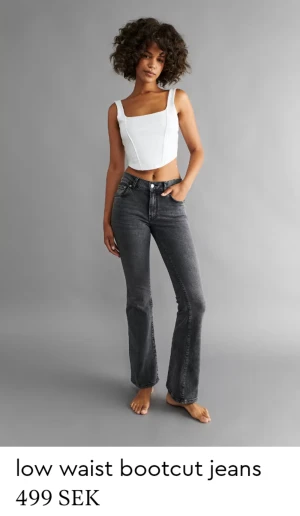 Low waist jeans Gina Tricot  - Säljer dessa super snygga low waist jeans från Gina. Är nyköpta och har endast använts en gång, de är i storlek 38 men satt lite löst i midjan för mig som är storlek S Hör av dig om du är intresserad 💞🙌🏼