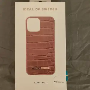 Helt ny Camel croco mobilskal ideal of sweden  Iphone 13 pro 