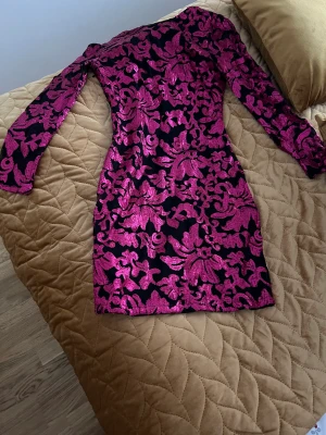 Klänning  - Helt ny klänning storlek s