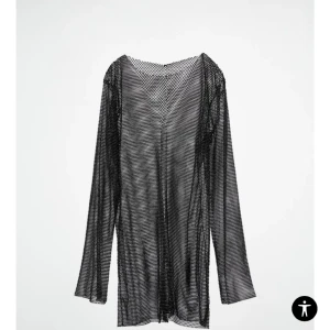 Söker denna slutsålda klänning från Zara - Skicka ett meddelande om du säljer denna eller någon liknande