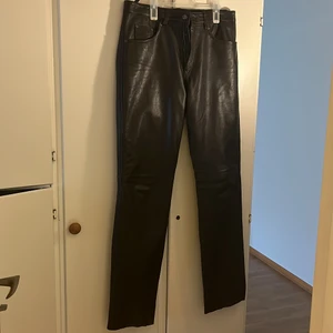 Läder Byxor storlek 34 - Högmidjade, genuint läder, riktiga biker byxor