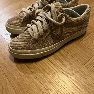 Golf Le Fleur x Converse  - Knappt använda, väldigt gott skick!