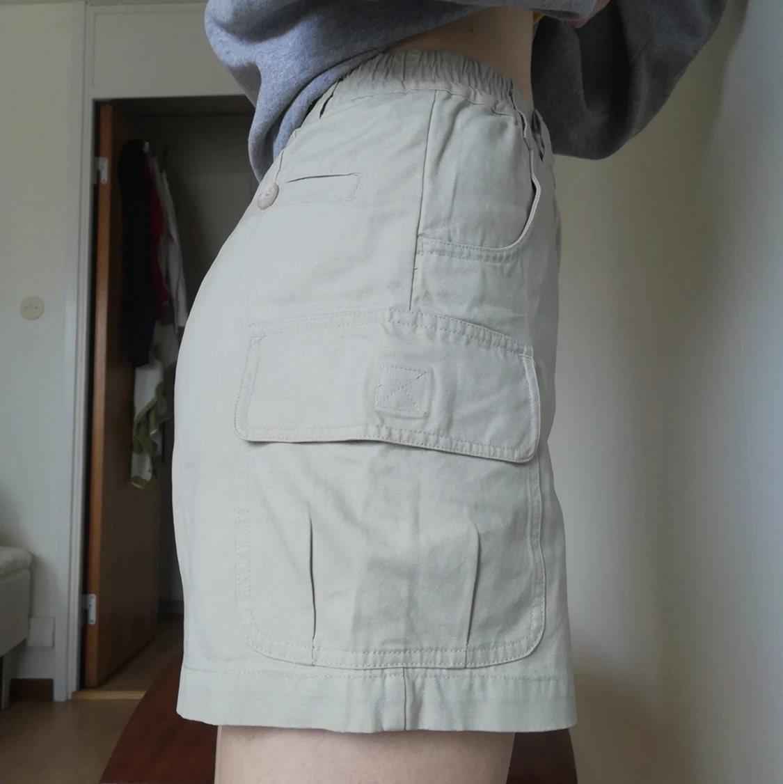 högmidjade cargoshorts - 90