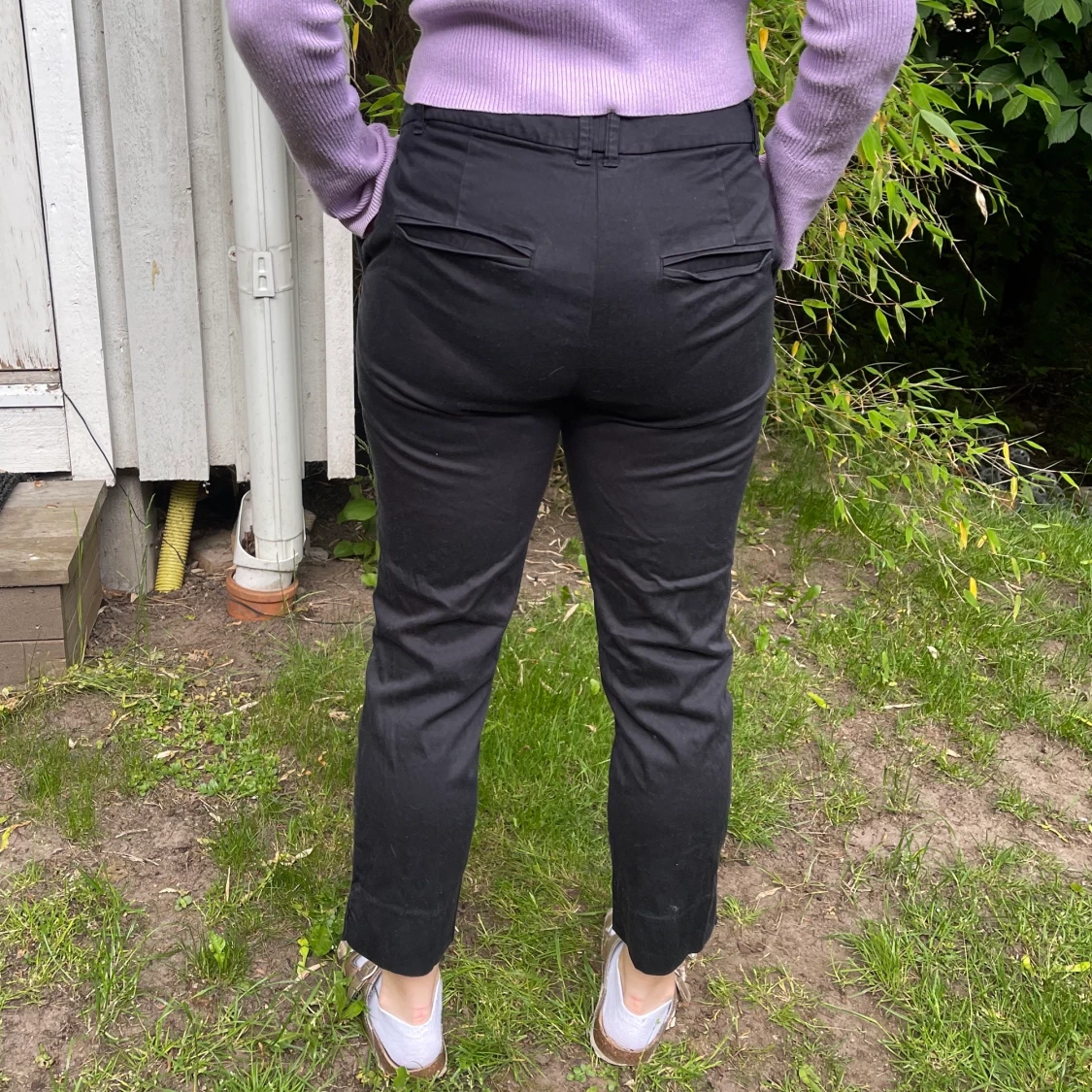 Svarta och vita kostymbyxor - 90