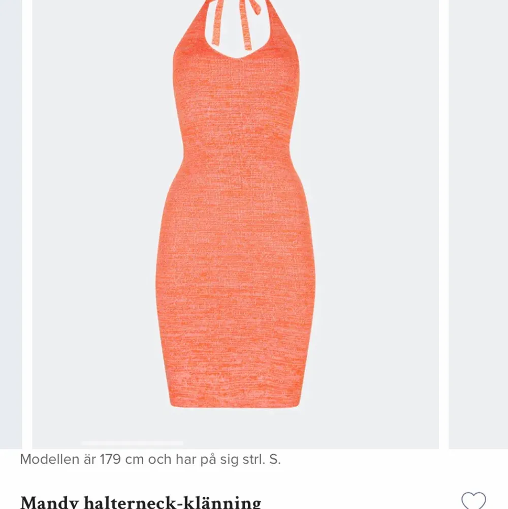 Säljer denna orange klänningen ifrån bikbok som är helt oanvänd, prislappen finns kvar. Säljer den då jag hittade en annan orange klänning och jag har tappat bort kvittot😂priser är inkl i frakten❤️. Klänningar.