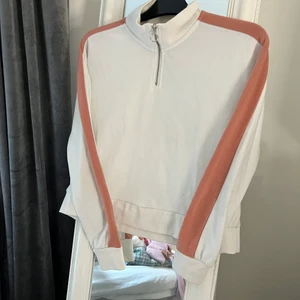 Tröja  - En jätte fin tröja använd någon enstaka gång, köpare betalar frakt 