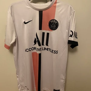 PSG Tröja  - Jätte bra skicka 