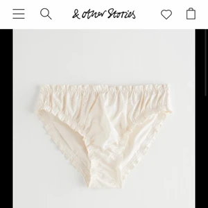 Otherstories bikini  - Säljer dessa superfina bikinitrosor från other stories då jag råkade beställa hem 2 i samma storlek. Aldrig använda och lappen finns kvar. Va inte rädda att höra av er om ni undrar ngt eller vill ha mer bilder😚😚 Nypris: 250kr