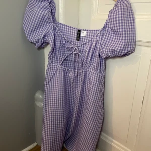 Gullig klänning - Knappt använd 