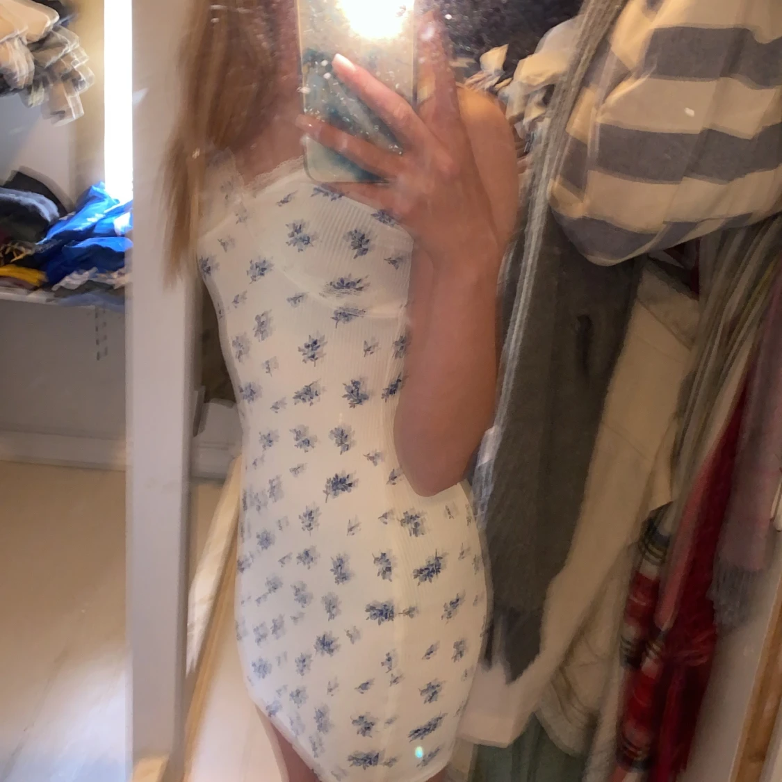 Blommig sommar klänning - 90