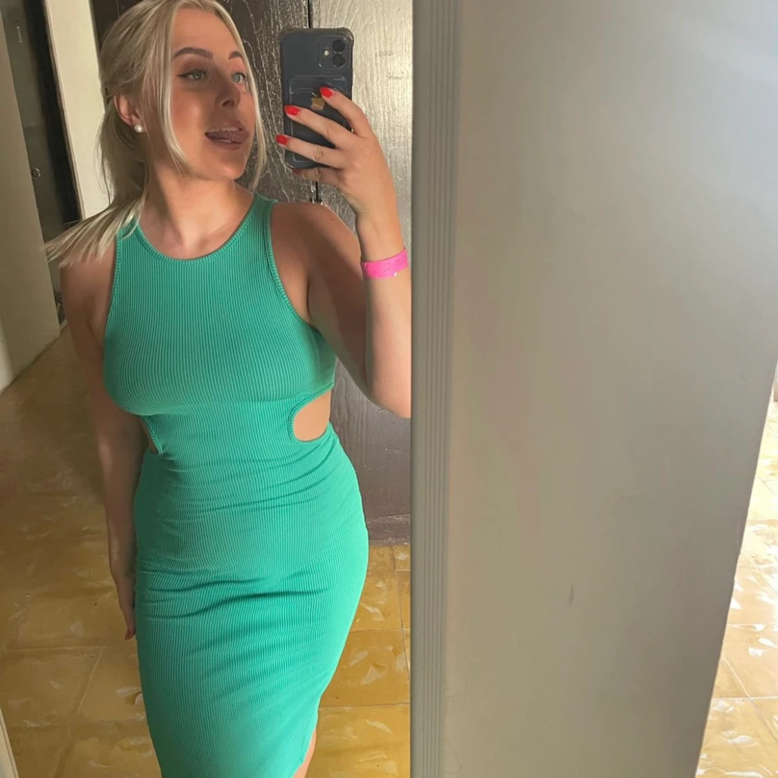 Grön somrig klännig, storlek M