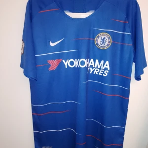 Nike x Chelsea, använd 1 gång. - Standard form för storlek M. Sitter som den ska. Lo