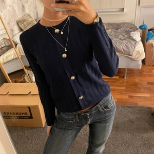 Marinblå kofta😋💕 - Så fin men kommer inte till användning, köpt i vintage affär i new york🤌🏼💕