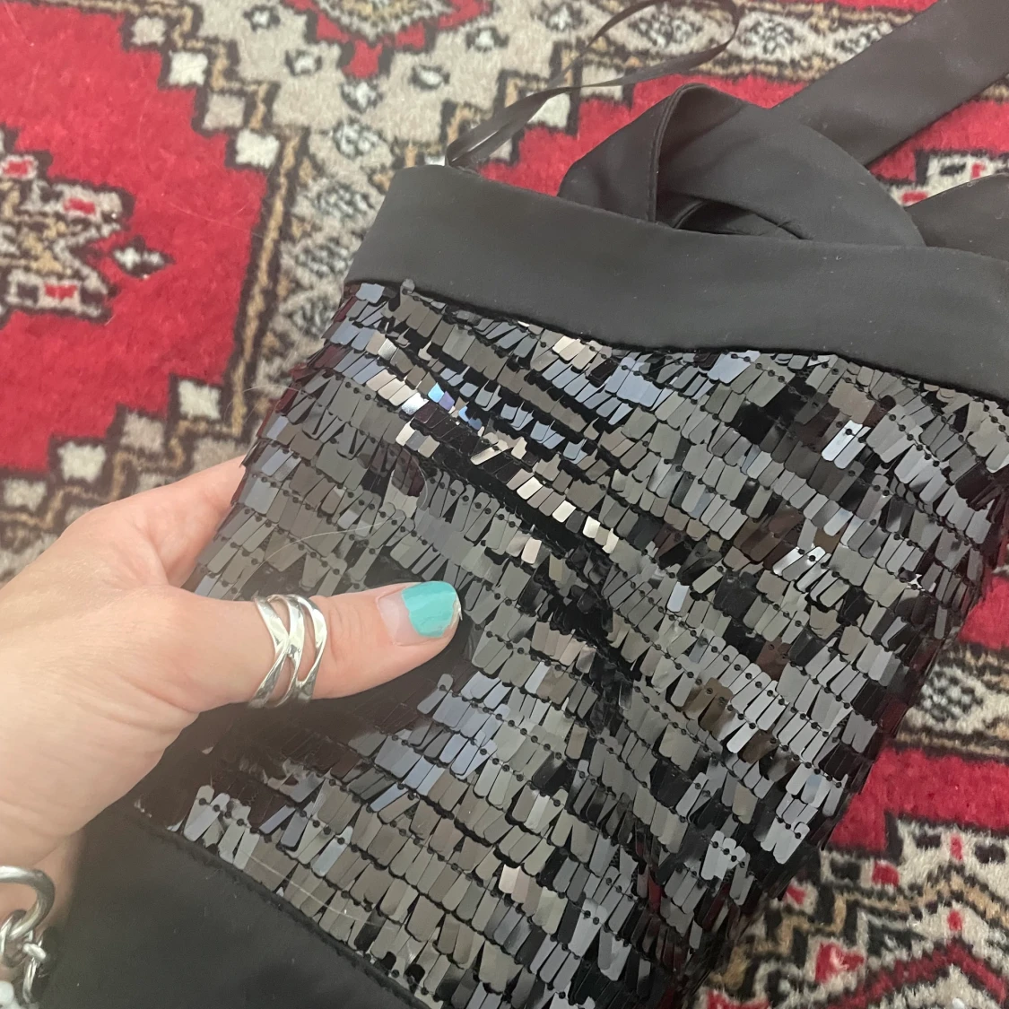 Glittrig topp knappt använd! - 90