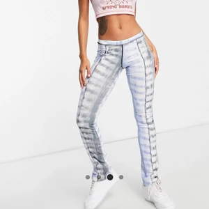 Ribbade byxor - Sjukt fina och sköna byxor!! Endast använda en gång då de tyvärr är för små