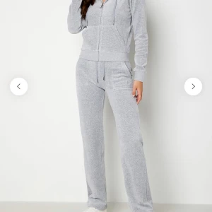 Grå juicy couture set - Har ett super fint juicy couture set, som jag vill antingen byta till XS.  Kan tänka mig att sälja det också. 