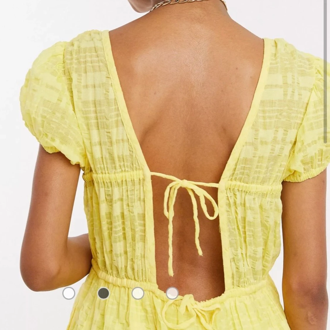 Gul somrig klänning - 91